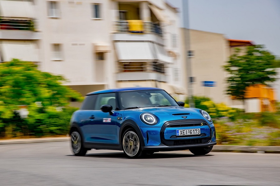 Μπλε MINI Cooper SE